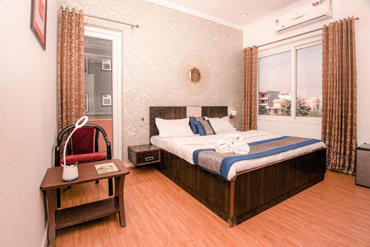 Instay - 46 Gurgaon Buitenkant foto